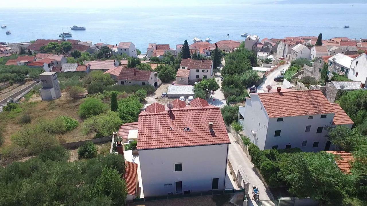 Apartments Borovina Bol Exterior foto